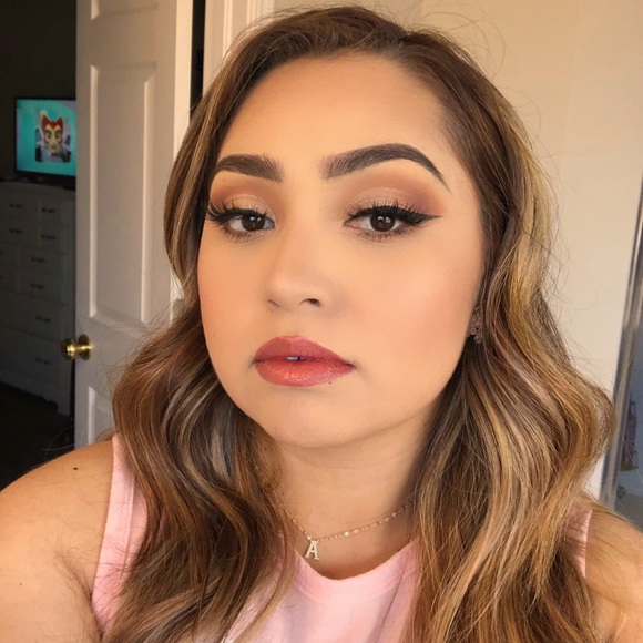 Meet your Posher, Noemii - Picture 1 of 1